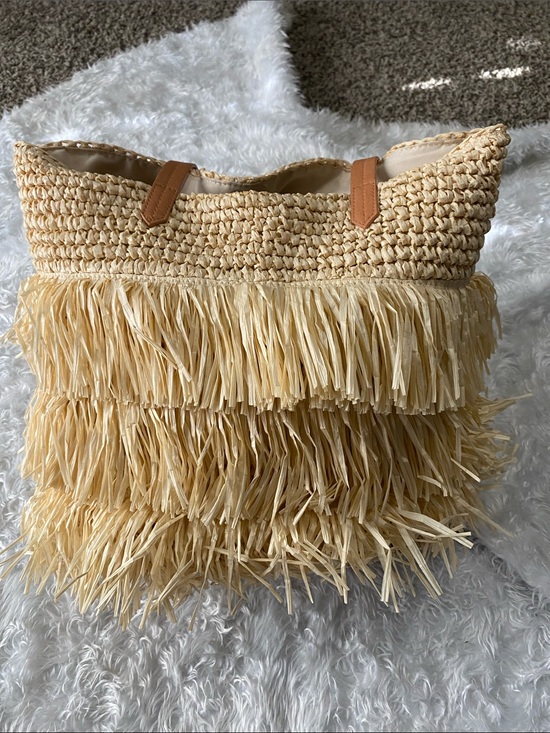 Universal Thread Handbags - Universal Thread Natural Straw Fringe Tote with Tan Handles